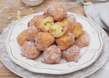 Fluffy Apple and Raisin Fritters