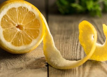 Never Throw Away Lemon Peels: Here's How to Use Them Creatively and Usefully!