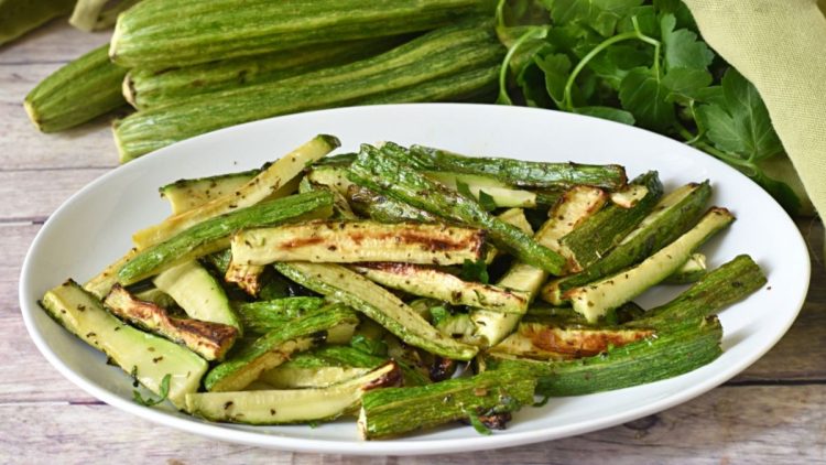 Zucchini fries from the air fryer