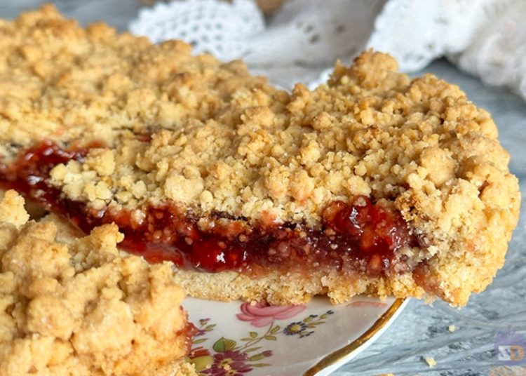 Jam Crumble Cake