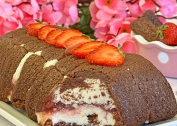 Yogurt Strawberry Biscuit Cake